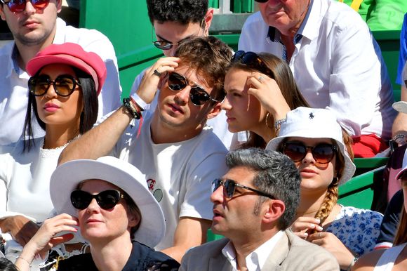 Séparés depuis un moment, cette dernière semble garder de bons souvenirs de son ex, ou plus précisément de sa maman. 

Charles Leclerc et sa compagne Charlotte Siné durant la finale du Monte-Carlo Rolex Masters 2022 à Roquebrune Cap Martin, le 17 avril 2022. Le grec Stefanos Tsisipas a remporté pour la seconde fois le tournoi en battant l'espagnol Alejandro Davidovich Fokina en 2 sets (6-3, 7-6). 
© Bruno Bebert / Bestimage