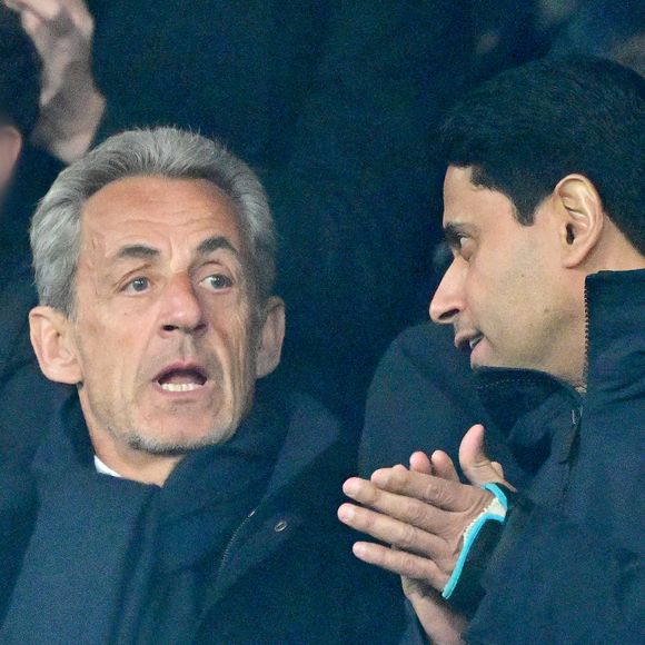Solal Sarkozy, Nicolas Sarkozy, Nasser al-Khelaïfi, Francis Szpiner - Célébrités dans les tribunes du match de Ligue 1 McDonald's entre le PSG (Paris Saint-Germain) et le Paris FC (2-1) au Parc des Princes à Paris le 4 janvier 2026. © Christian Liewig/Bestimage Célébrités dans les tribunes du match de Ligue 1 McDonald's entre le PSG (Paris Saint-Germain) et le Paris FC (2-1) au Parc des Princes à Paris le 4 janvier 2026