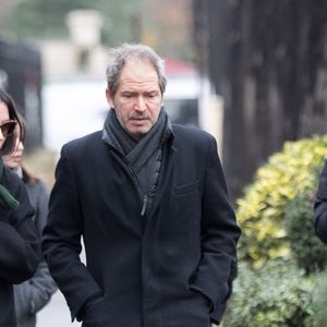 Christopher Thompson et sa compagne Géraldine Pailhas aux obsèques de Michèle Morgan en l'église Saint-Pierre de Neuilly-sur-Seine, le 23 décembre 2016.

AGENCE / BESTIMAGE
