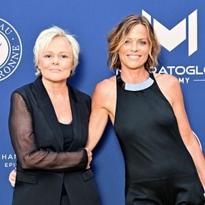 Muriel Robin et sa femme Anne Le Nen - 10ème édition du Gala de Charité de Patrick Mouratoglou à l'Académie Mouratoglou à Biot Sophia Antipolis, le 23 juin 2024. © Bruno Bebert/Bestimage