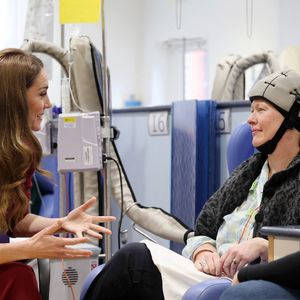 Et de donner force et espoir à tous les malades en proie aux cancers 
Catherine (Kate) Middleton, princesse de Galles à l'hôpital Royal Marsden, où elle a reçu son traitement contre le cancer, à Londres, Royaume-Uni, le 14 janvier 2025. © Chris Jackson/WPA-Pool/Bestimage