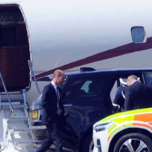 La réponse est non, et on vous explique pourquoi.

Le prince William et son épouse Kate Middleton à l'aéroport de Glasgow en Écosse, le 22 mai 2025.  Backgrid UK/ Bestimage