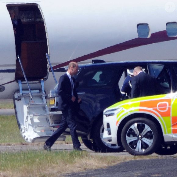 La réponse est non, et on vous explique pourquoi.

Le prince William et son épouse Kate Middleton à l'aéroport de Glasgow en Écosse, le 22 mai 2025.  Backgrid UK/ Bestimage
