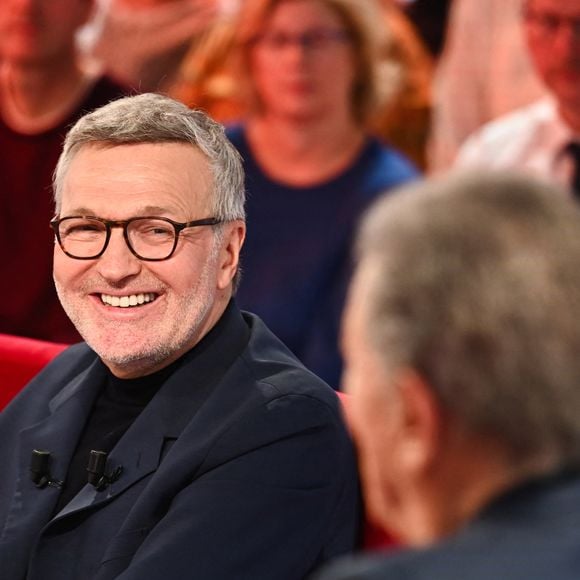 Laurent Ruquier et Michel Drucker - Enregistrement de l'émission "Vivement Dimanche" au Studio Gabriel à Paris, France, le 1er octobre 2024, présentée par M.Drucker et diffusée le 3 novembre sur France 3. © Guillaume Gaffiot/Bestimage