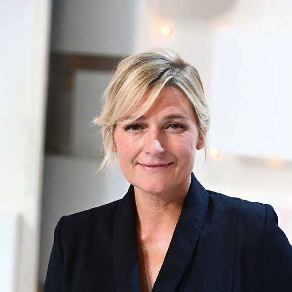 Exclusif - Anne-Elisabeth Lemoine - Enregistrement de l'émission "Vivement Dimanche", présentée par M.Drucker et diffusée le 19 novembre sur France 3, au Studio Gabriel à Paris. © Guillaume Gaffiot / Bestimage