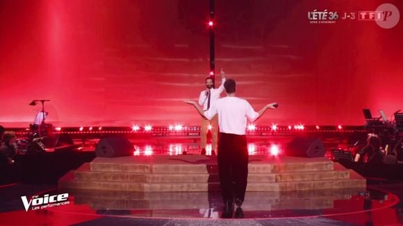 Avant que Sam ne foule les planches de The Voice, il y avait déjà dans la famille un visage connu du grand public. Ycare, révélé lors de l'édition 2008 de Nouvelle Star sur M6

Sam et son frère Ycare. The Voice le 15 mai 2026