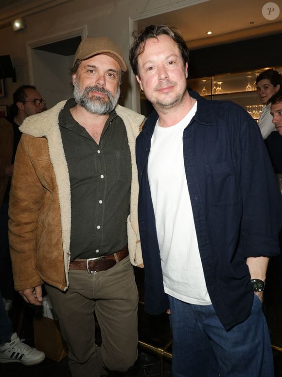 Exclusif - Romain Sardou et Davy Sardou lors de la générale de la pièce "Amis pour la vie" au théâtre de l'Oeuvre à Paris le 24 avril 2025. La représentation est suivie d'un cocktail.

© Coadic Guirec / Bestimage