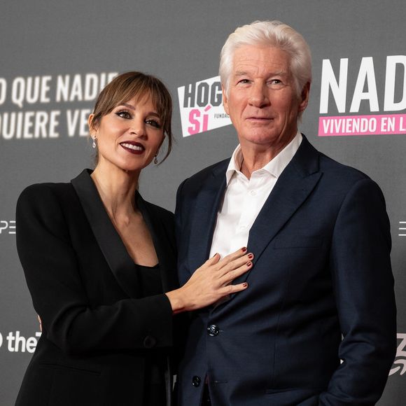 et est apparu parfaitement assorti. 

Richard Gere, Alejandra Gere assistent à la première de 'Lo que nadie quiere ver (Ce que personne ne veut voir)' au cinéma Callao le 24 novembre 2025 à Madrid, Espagne.(Credit Image : © Atilano Garcia/SOPA Images via ZUMA Press Wire)