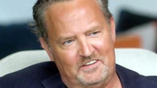 Scripts de "Friends", sa montre préférée, souvenirs d'enfance... les objets de Matthew Perry mis aux enchères