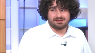 Francis Perrin réuni à la télévision avec 3 de ses enfants dont son fils Louis qui suit ses traces, il annonce un nouveau projet sans son père !
