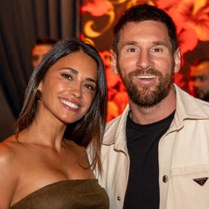 A 39 ans, Lionel Messi a inspiré plus d'un jeune joueur de foot avec sa carrière et ses nombreux titres remportés...

Lionel Messi et Antonela Roccuzzo au restaurant japonais Gekko à Miami, en Floride, États-Unis. Photo de Seth Browarnik/Instarimages/Abaca