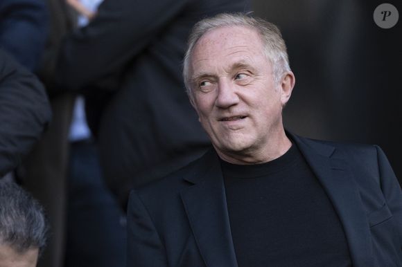 François-Henri Pinault - Célébrités dans les tribunes lors du match retour de la Ligue Des Champions 2024-2025 (LDC) "PSG - Arsenal" (2-1) au Parc des Princes à Paris le 7 mai 2025. © Cyril Moreau/Bestimage