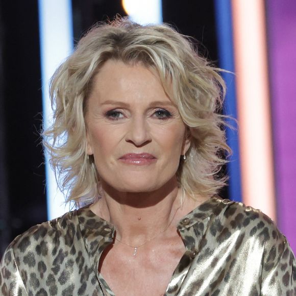 Sophie Davant - Les célébrités se mobilisent pour la 38ème édition du Téléthon dans les studios de France 2 à Paris, le 29 novembre 2024.  © Coadic Guirec / Bestimage