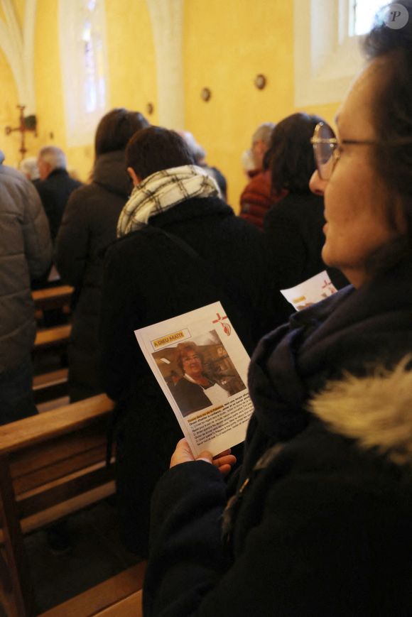 Exclusif - Obsèques de Maïté, la célèbre cuisinière et restauratrice, en présence des ses deux petites-filles Perrine et Camille Ordonez en l'église Saint-Barthélemy de Rion-des-Landes, son village natal le 26 décembre 2024. © Patrick Bernard/Bestimage