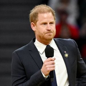 Le prince Harry n'a pas filé en Californie juste après son passage à Londres pour le procès concernant sa sécurité en Grande-Bretagne

Le prince Harry et Meghan Markle assistent à la cérémonie d'ouverture des "Invictus Games Vancouver Whistler" au Canada Backgrid UK/ Bestimage