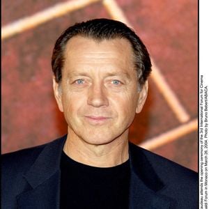 La star française Bernard Giraudeau assiste à la cérémonie d'ouverture du 3ème Forum International du Cinéma et de la Littérature qui se tient au Grimaldi Forum à Monaco le 26 mars 2004.  Photo par Bruno Bebert/ABACA.