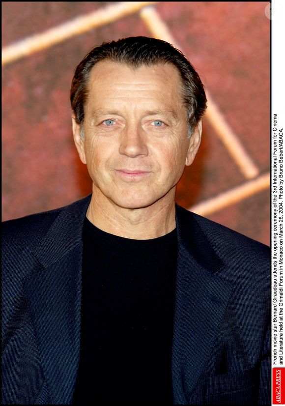 La star française Bernard Giraudeau assiste à la cérémonie d'ouverture du 3ème Forum International du Cinéma et de la Littérature qui se tient au Grimaldi Forum à Monaco le 26 mars 2004.  Photo par Bruno Bebert/ABACA.