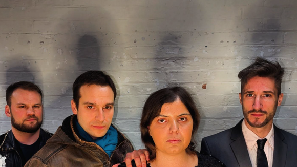 Une riche héritière de 29 ans retrouvée sans vie dans son appartement après avoir été renvoyée chez elle par les médecins