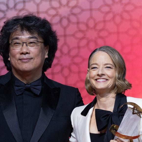Le président du jury Bong Joon-ho, Jodie Foster reçoit le Prix Hommage lors de la deuxième journée du 22ème Festival International du Film de Marrakech le 29 novembre 2025 à Paris, France. Photo by Nasser Berzane/ABACAPRESS.COM