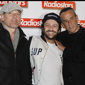 Romain Levy, Thierry Ardisson et Laurent Baffie à l'avant-première du film Radiostars à Paris le 2 avril 2012.
Crédit : AGENCE / BESTIMAGE