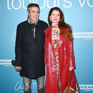 Julien Clerc et Hélène Grémillon font la une de Paris Match ce jeudi.

Julien Clerc et sa femme Hélène Grémillon lors de l'avant-première du film "Je verrai toujours vos visages" au cinéma UGC Normandie à Paris le 14 mars 2023.

© Coadic Guirec / Bestimage