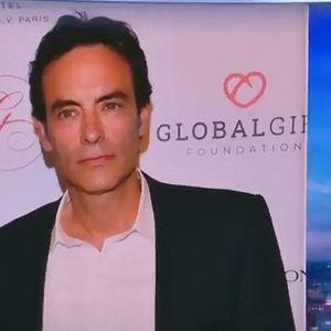 Capture d'écran d'Anouchka Delon qui a pris la parole face aux dernières accusations de son frère, Anthony sur le plateau du JT de Audrey Crespo-Mara sur TF1 le 7 janvier 2023. @TF1