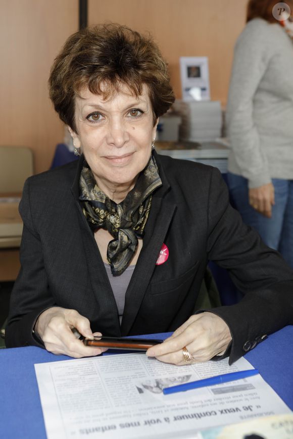 Catherine Laborde au Festival du Livre à Nice le 5 juin 2016.

JLPPA / Bestimage