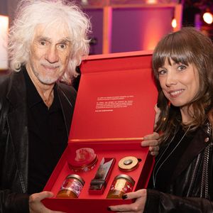 Louis Bertignac et sa femme Laetitia Brichet au dîner de gala caritatif de l'ONG Elisecare dédié aux enfants de la guerre au Pavillon Ledoyen à Paris le 24 Novembre 2025.

© Julien Sarkissian / Bestimage