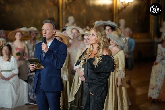 Exclusif - Stéphane Bern, Hélène Ségara lors de l'enregistrement de l'émission "Versailles en fêtes" diffusée le 5 septembre 2026 sur France 2, à Versailles, France, le 31 août 2026. © Anne-Sophie Guebey/Bestimage