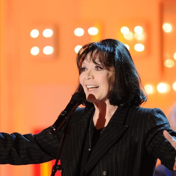 Juliette Gréco lors de l'enregistrement de l'émission "Vivement dimanche". © Guillaume Gaffiot /Bestimage