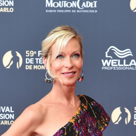 Rebecca Hampton ( robe Christophe Guillarmé à encolure asymétrique en jacquard à relief noir et violet) à la 59ème édition du festival de télévision de Monte Carlo au Grimaldi forum à Monaco le 14 juin 2019. © Bruno Bebert / Bestimage 