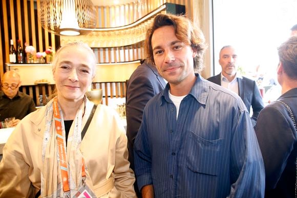 Il est revenu sur sa longue absence de "C à vous"
Exclusif - Delphine Ernotte-Cunci (Présidente de France TV) et Bertrand Chameroy (C à vous) - Déjeuner dans la loge de France Télévision lors des Internationaux de France de Tennis de Roland Garros 2024 à Paris. Le 5 juin 2024 © Bertrand Rindoff Petroff / Bestimage