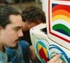 En effet, avec le Studio de graffeurs Dimka, Inca Pagny prend plaisir à customiser d'anciennes automobiles. Il vient d'ailleurs de terminer un long et minutieux travail sur une Bentley T2. 

Inca Pagny en train de peindre une voiture avec son associé, photo partagée sur Instagram le 19 novembre 2024.