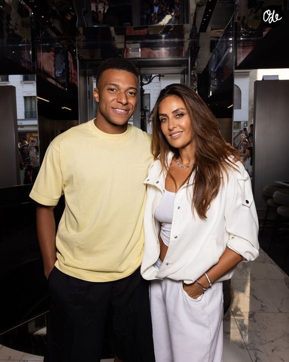 Les trois ont ensuite poursuivi leur journée shopping dans les boutiques Jacquemus et Dior, avenue Montaigne.

Kylian Mbappé et Ester Exposito ont pris la pose dans la boutique de Valérie Messika. Capture d'écran Instagram