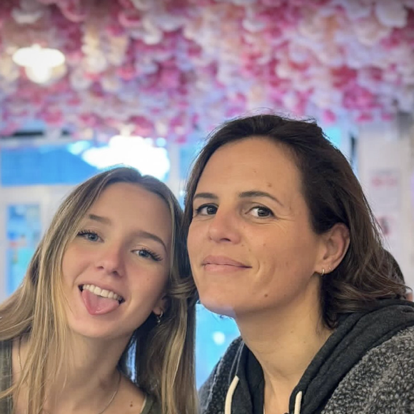 Elle a partagé sur Instagram des images de ses répétitions, accompagnée de sa fille Manon Bousquet.

Laure Manaudou avec sa fille Manon sur Instagram. Instagram/LaureManaudou