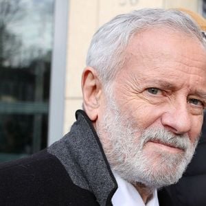 Francis Huster - Les célébrités à la sortie des studios de RTL à Neuilly-sur-Seine, le 8 décembre 2025.
© PsnewZ / Bestimage