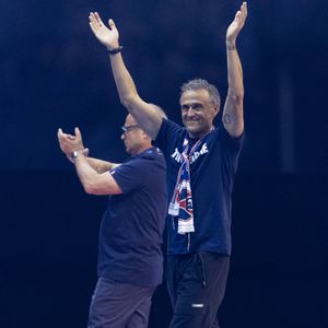 Luís Campos, Luis Enrique - Les joueurs du PSG célèbrent leur titre de Champion d'Europe au Parc Des Princes à Paris, le 1er juin 2025.
© Cyril Moreau/Bestimage