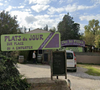 Aujourd'hui, il tient un restaurant avec sa compagne non loin de Saint-Tropez

Vue depuis Google Street View du restaurant de Jean-Pierre François et sa compagne. Crédit photo : Google Maps.