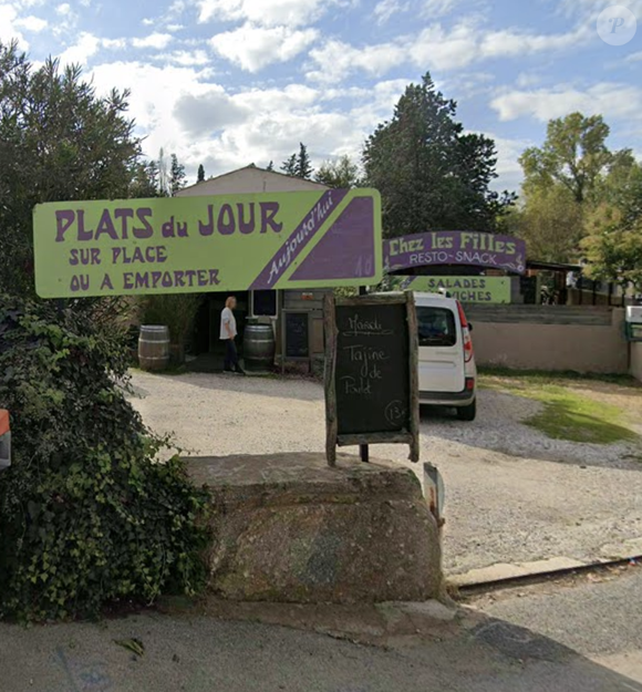 Aujourd'hui, il tient un restaurant avec sa compagne non loin de Saint-Tropez

Vue depuis Google Street View du restaurant de Jean-Pierre François et sa compagne. Crédit photo : Google Maps.
