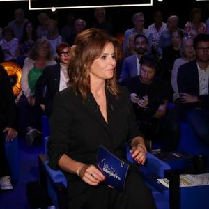 Exclusif - Faustine Bollaert lors de l'enregistrement de l'émission "La Boîte à secrets", présentée par F.Bollaert et diffusée le 10 octobre 2025 sur France 3, dans les studios du Lendit à Saint-Denis, Seine Saint-Denis, France, le 22 septembre 2025. © Jack Tribeca/Bestimage