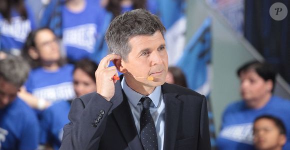 Les porte-drapeaux pour les Jeux Olympiques et Paralympiques de Paris 2024 au Journal télévisé de France 2 en présence de Thomas Sotto à Paris, France, le 12 juillet 2024. © Jonathan Rebboah /Panoramic/Bestimage