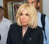 Dans la rubrique "Les fantaisies de Catherine Schwaab" sur YouTube, la journaliste de "Paris Match" analyse le secret de ce style maîtrisé. 

Exclusif - Brigitte Macron au spectacle de Dany Boon "Clown n'est pas un métier" lors du 41ème Festival de Ramatuelle le 12 août 2025. 
© Cyril Bruneau / Bestimage