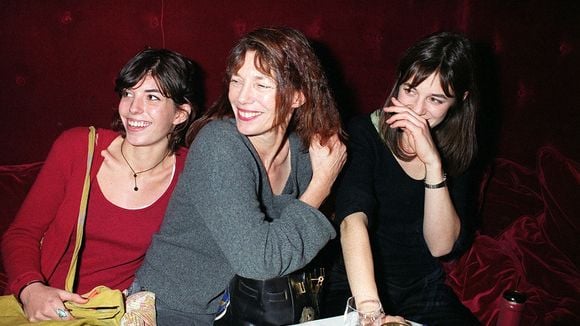 "Ce qui peut expliquer notre morphologie" : Tout comme Jane Birkin, Charlotte Gainsbourg ou Alice Attal, Lou Doillon affiche une silhouette très fine