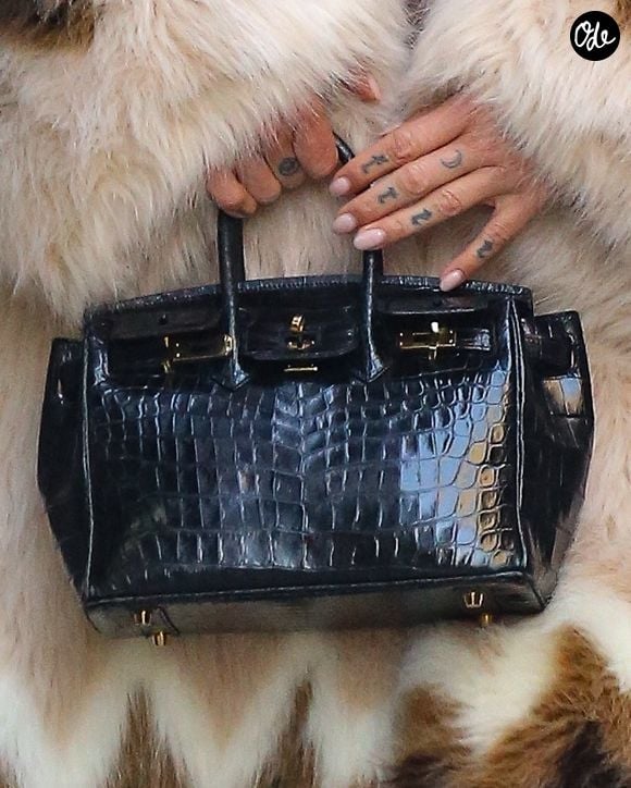 Exclusif - Kesha dans les rues de New York avec son sac Birkin noir.

© Bestimage