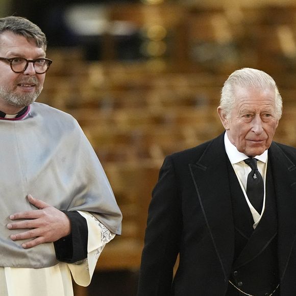 Le roi Charles III (Le roi Charles III d'Angleterre) arrive à la messe de requiem pour la duchesse de Kent, à la cathédrale de Westminster, dans le centre de Londres. 16 septembre 2025. © PA Photo/ Bestimage