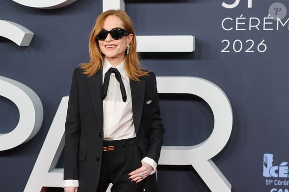 Isabelle Huppert (Bijoux De Beers London) au photocall de la 51ème cérémonie des César à l'Olympia à Paris, France, le 26 février 2025 © Borde-Jacovides/Bestimage