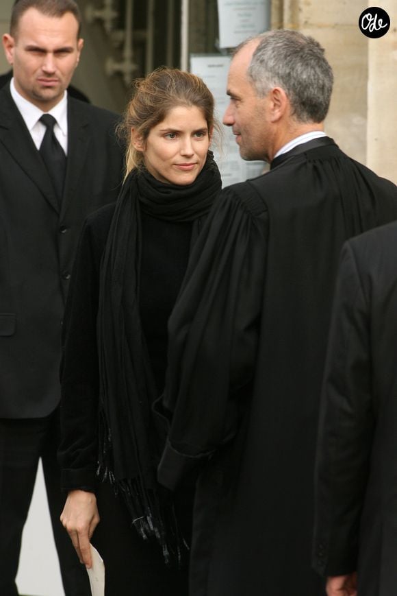 Aujourd'hui âgé de 17 ans, Charlie est lui aussi passionné de piano comme sa mère. Une rare confidence.

Alice Taglioni aux obsèques de Jocelyn Quivrin au Temple de l'étoile à Paris le 21 novembre 2009.

JLPPA / Bestimage