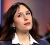 Elle a salué le talent indépendant de la jeune femme, devenue une romancière à succès avec plus de 320 000 exemplaires vendus de son livre Le Bal des folles.

Victoria Mas (Fille de Jeanne Mas) sur le plateau de l 'émission " La grande Librairie " sur France 5. Le 12 février 2020