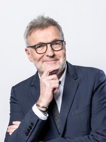 Laurent Ruquier propriétaire d'un manoir situé dans une région très prisée des parisiens, une maison rachetée à un homme célèbre