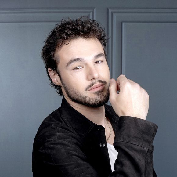 Le danseur avait expliqué ainsi la raison officielle avancée par la production de l'émission de TF1 : "C'est que je ne correspondais à aucune célébrité pour faire un couple qui en valait la peine".

Exclusif - Portrait de Anthony Colette à Paris, le 20 mars 2025.
© Cédric Perrin/Bestimage